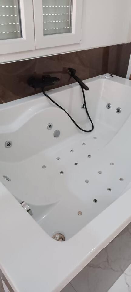 Urban Premium Jacuzzi Estudio Centrico لقنت المظهر الخارجي الصورة